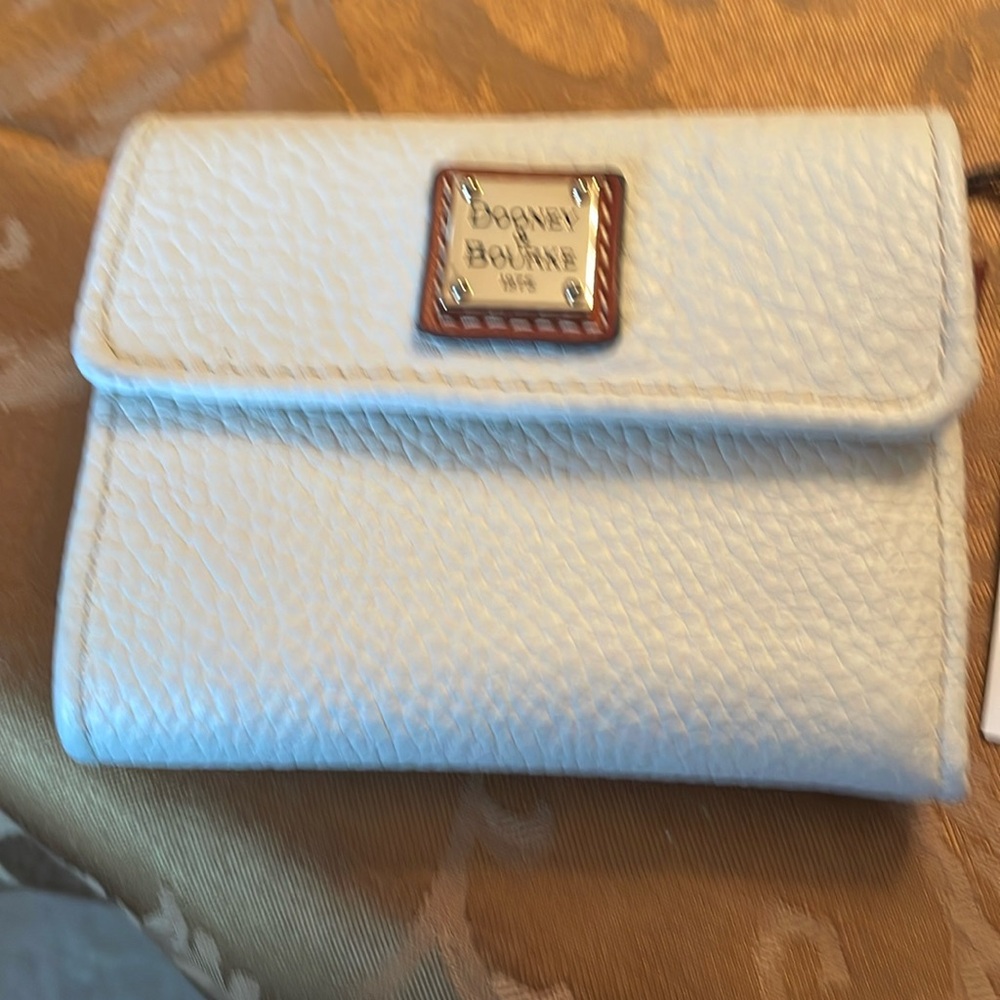 Dooney & Bourke Leather Wallet 4.5 x 4